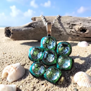 Pendentif Fleur en Verre Dichroïque Vert Émeraude