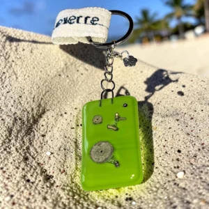 porte-clés verre fusionné mécanisme montre vert rectangle fait main France