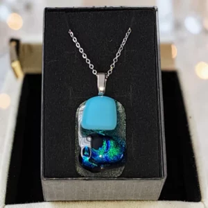 pendentif verre dichroïque bleu turquoise fait main France pendentif verre dichroïque bleu turquoise fait main France