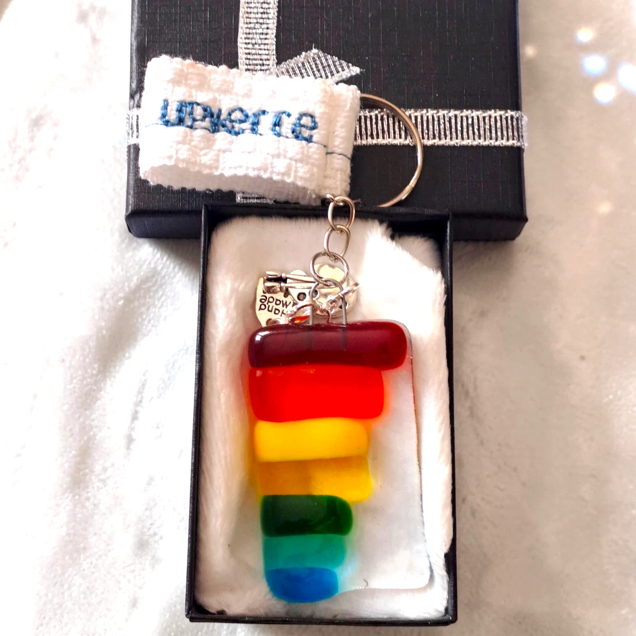 porte-clés verre arc-en-ciel décalé base transparente fait main