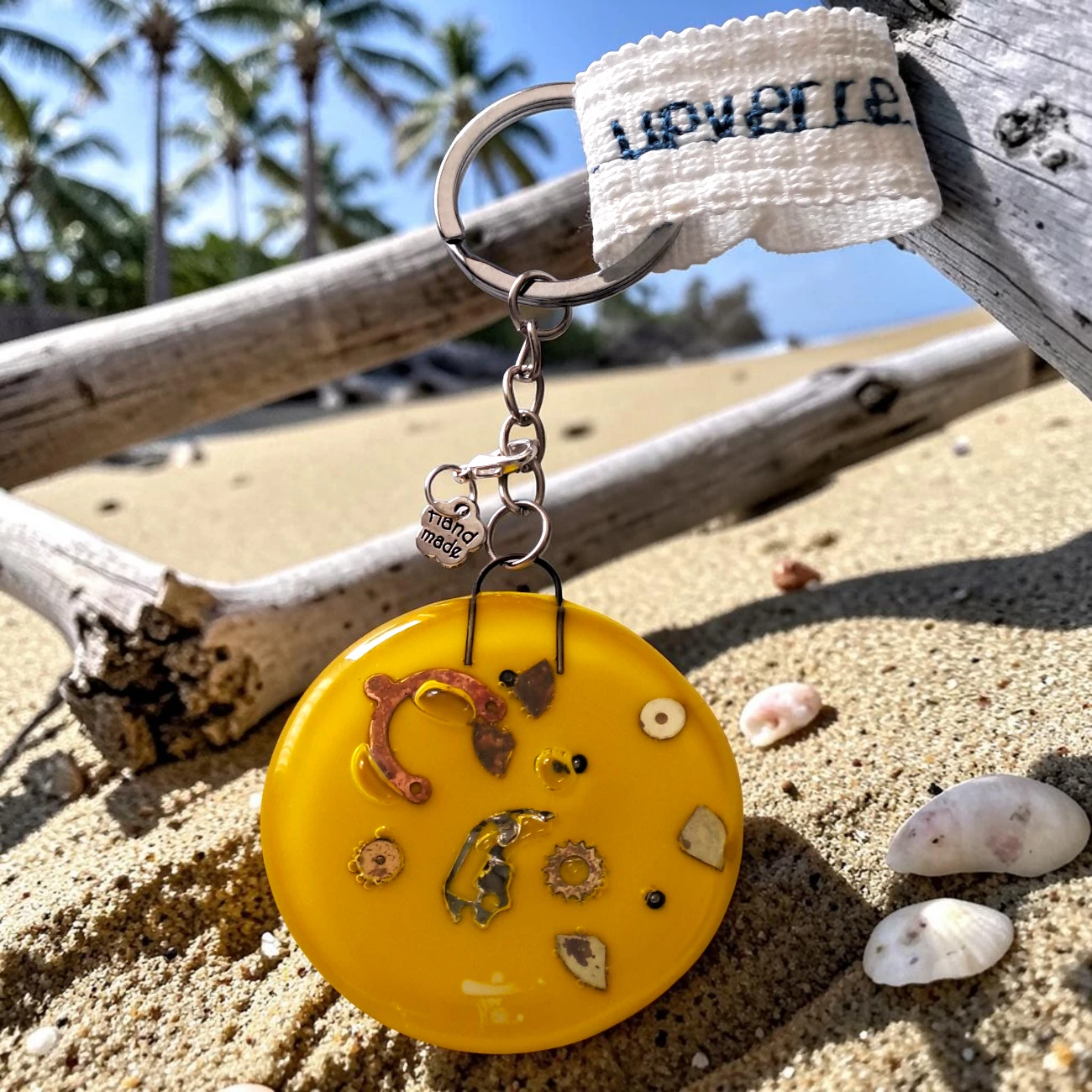 porte-clés verre fusionné mécanisme montre jaune rond fait main France