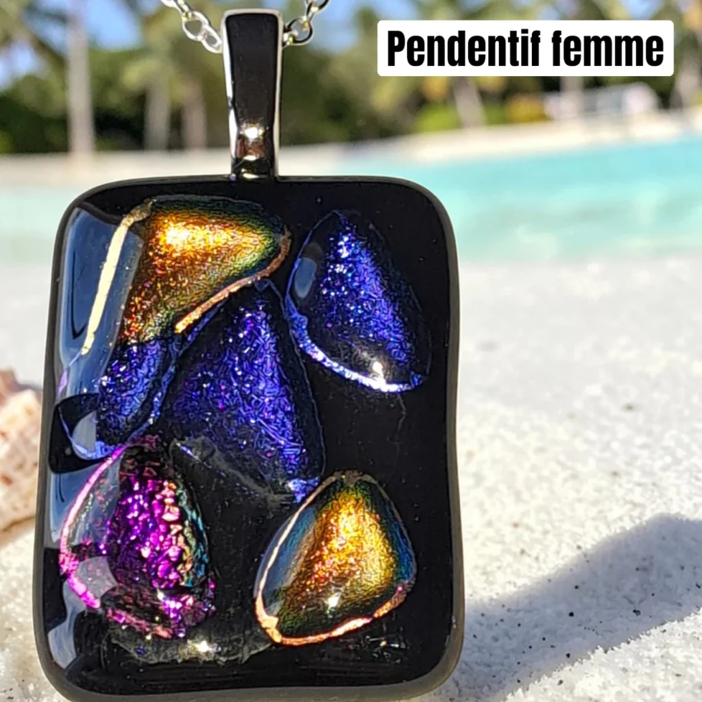 Pendentif Femme en verre Dichroïqu