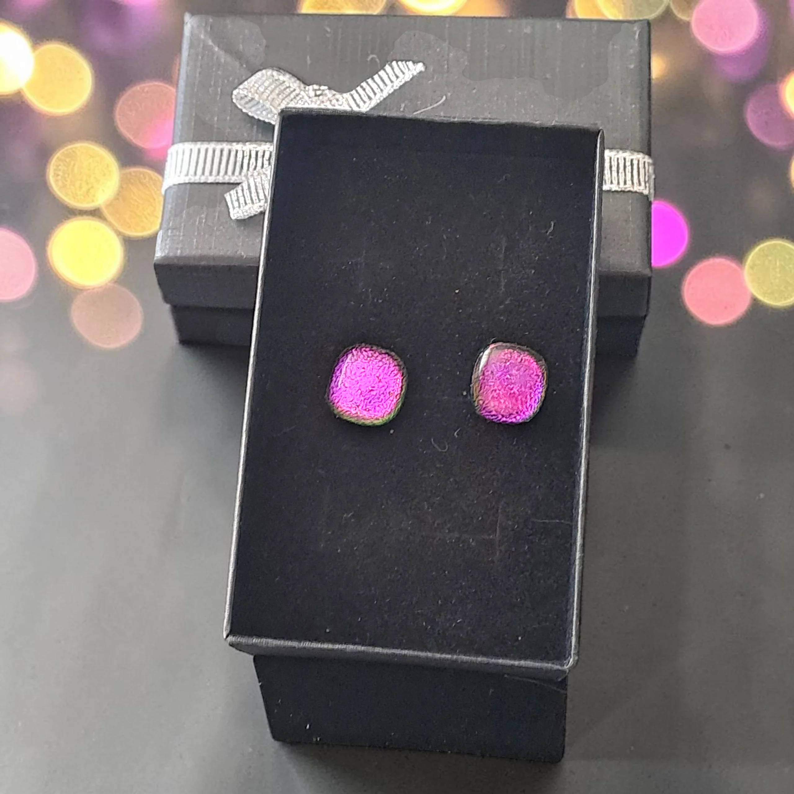 Boucles d’oreilles verre dichroïque violet fait main France