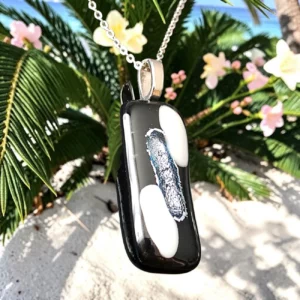 Pendentif verre noir blanc dichroïque fait main France — bijou artisanal