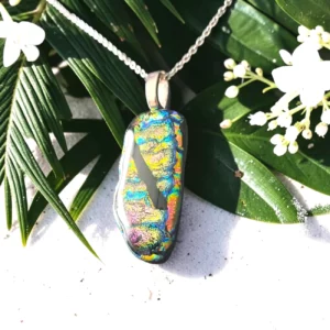 pendentif verre dichroïque multicolore arc-en-ciel fait main France