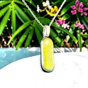 pendentif verre dichroïque vert jaune citron fait main France écrin